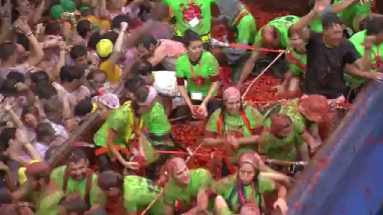 Tomatenschlacht in spanien: buñol sieht rot