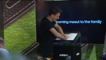 Özil claims that he wants to fulfil his contract with Real Madrid