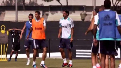 Ozil commits to Real Madrid.