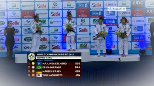 MAJLINDA PRANON MEDALJEN NEN HYMNIN KOMBETAR TE SHQIPERIS