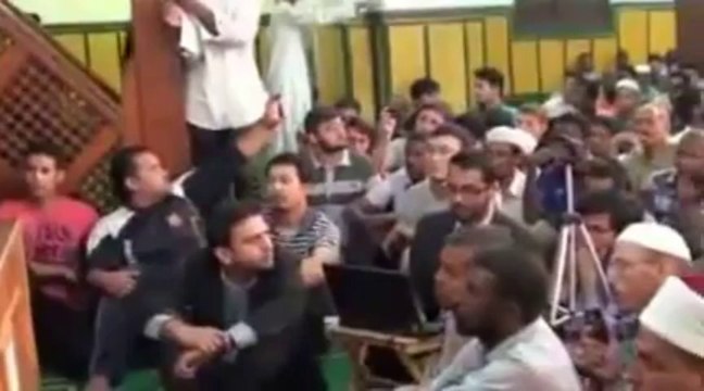 Al-Azhar scholars and students trying to meet Dr Tahir ul Qadri in Egypt