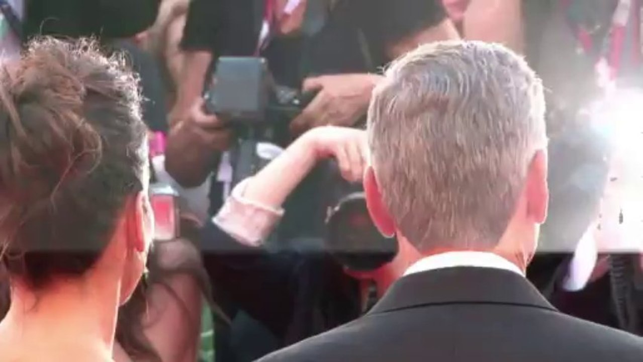 Clooney y Bullock abren Venecia