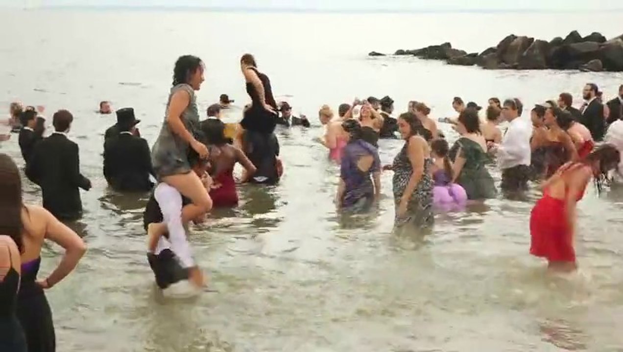 Aller à la plage en costard... Black Tie Beach Party 2013 !!