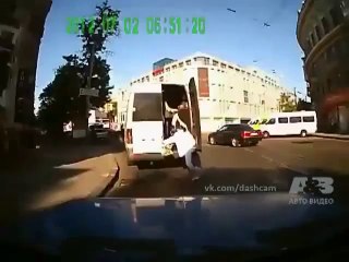 Download Video: Crazy women opened Van door and falling in Ukraine!!