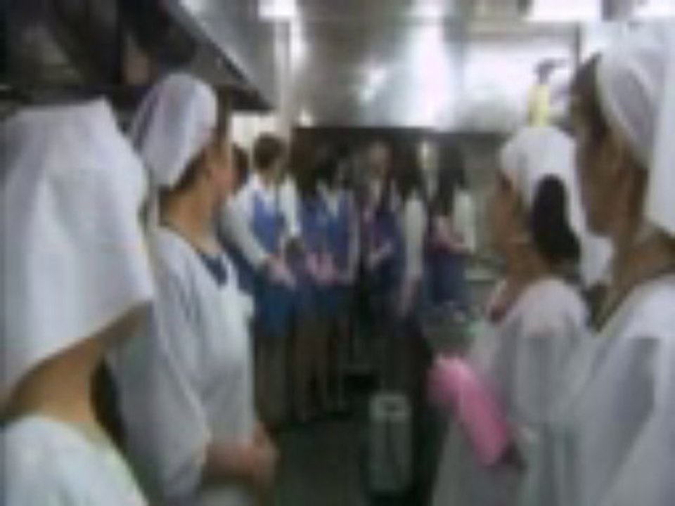 Japanese TV drama syomuni 2013 that's members with pink rubber gloves