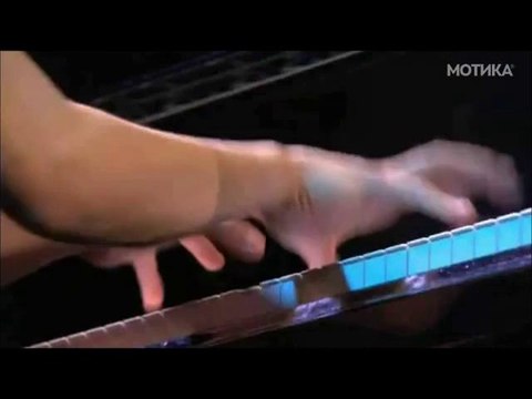 МОТИКА: Кинеска пијанистка свири како што не сте виделе до сега