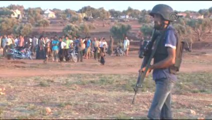 Kalem tutacak eller silah tutuyor