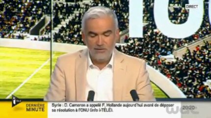 Léa Salamé ne sachant pas être à l'antenne en direct sur Itélé: "Aujourd'hui, j'ai fait péter le décolleté!"