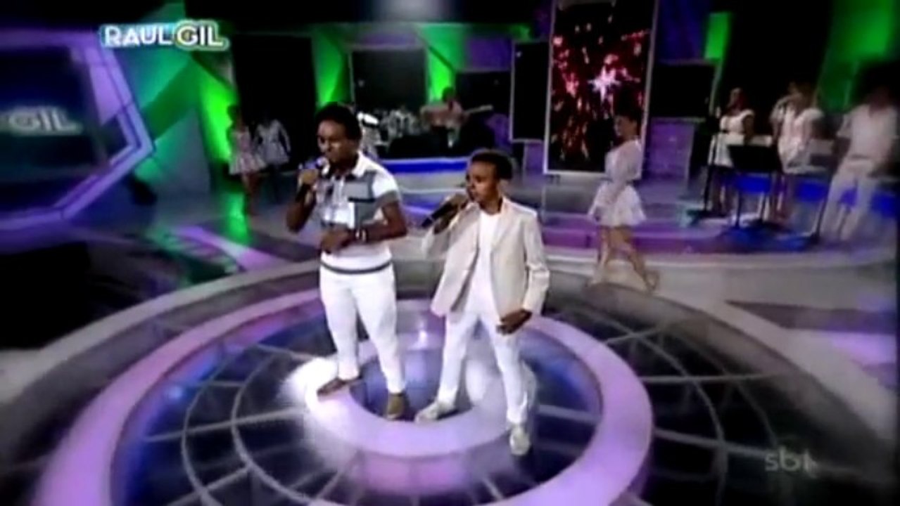 Jotta A & Elton Soul - We Are The World - Programa Especial de Ano Novo - Raul Gil