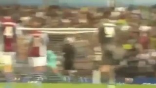 Christian_Benteke_Amazing_goal__Aston_Villa_2_x_0_Rotherham_United_28_08_2013