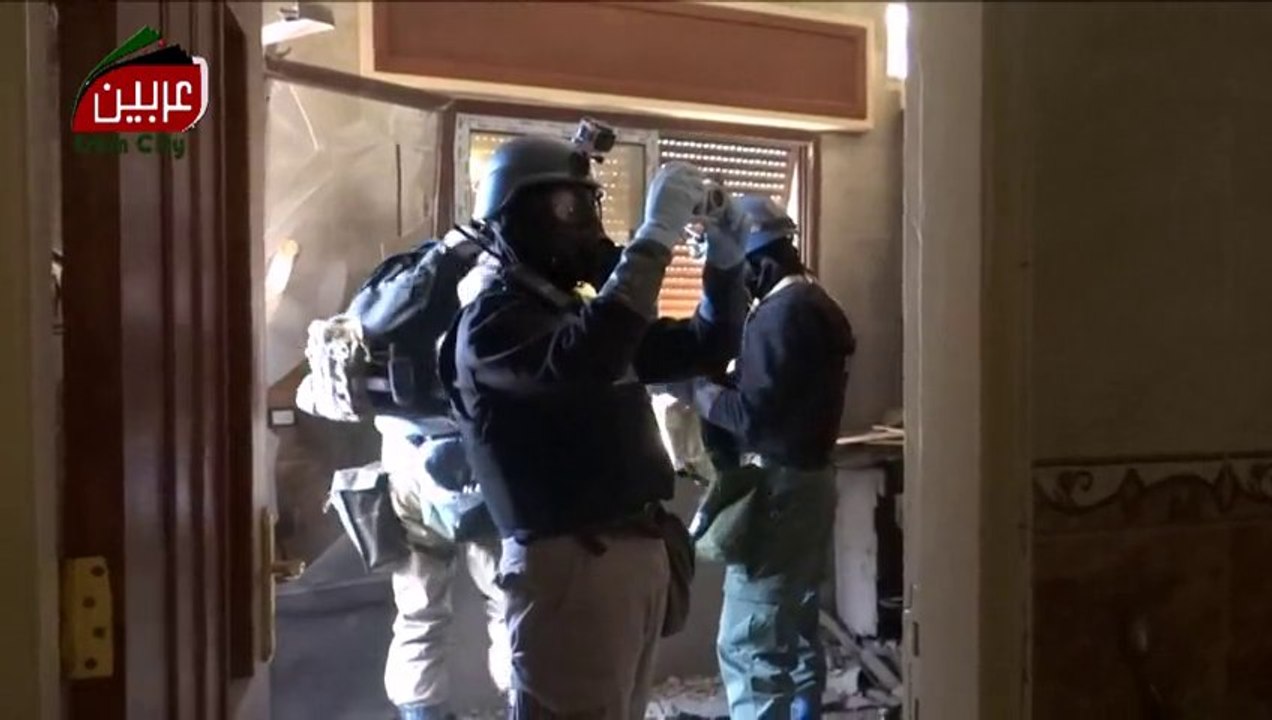 Syrie : masque à gaz sur le visage et caméra sur le casque, l'équipe d'enquêteurs de l'ONU inspecte La Ghouta