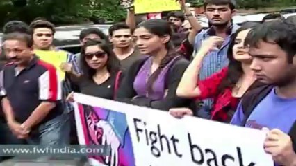 sonamkapoor in the protest agaiinst mumbai gang rape