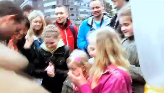 Polyester (with gimmicks) by Zivi Kivi - Magic Trick