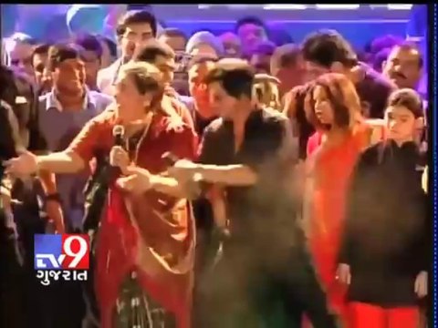 Tv9 Gujarat - SRK grooves on Lungi Dance at Dahi Handi celebrations