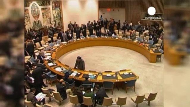 Il parlamento britannico boccia la mozione per un...