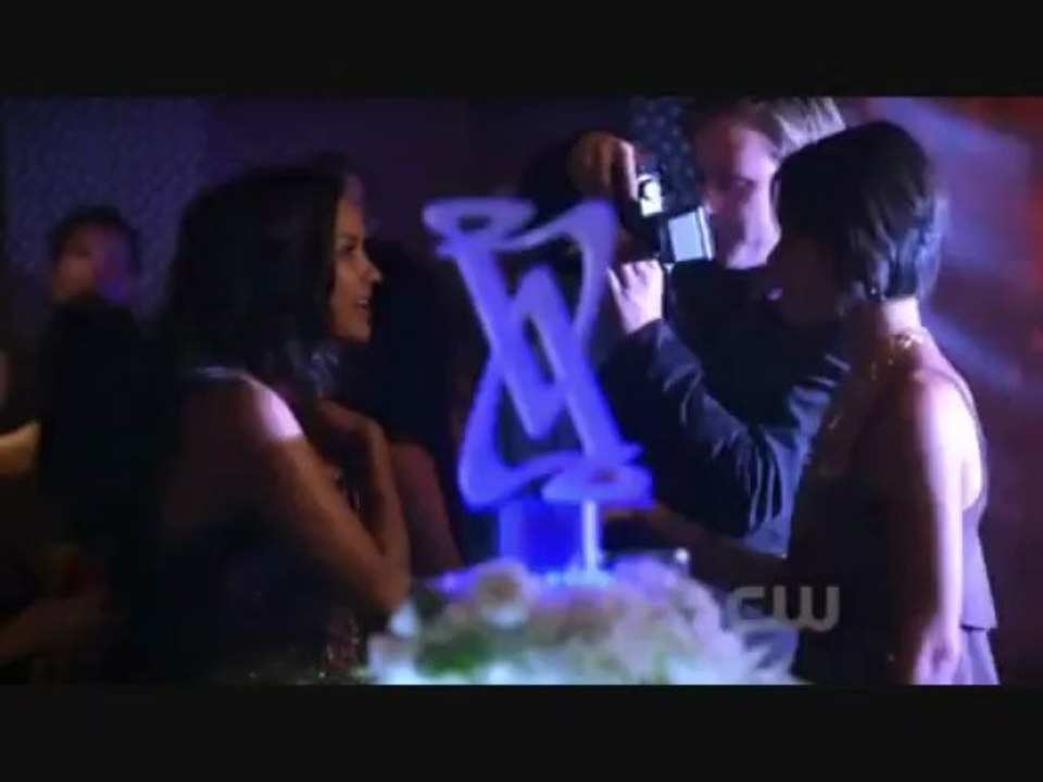 Ella & Melissa Kiss  Melrose Place