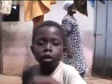 Incroyable beatbox d'un enfant africain