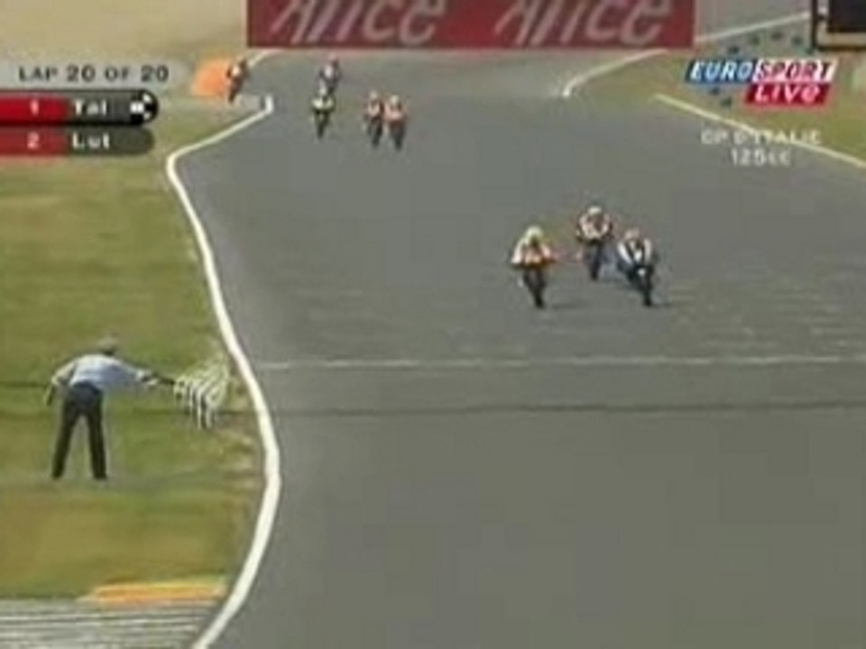 2005_125cc_Mugelo_Finish
