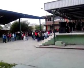 Evento escolar el viernes 3 de mayo.