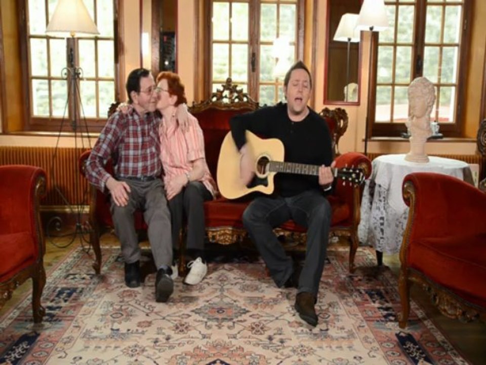 Clovis "Everyday is like everyday" (version acoustique).