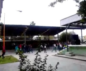 Evento escolar. Mucho entusiasmo de los estudiantes.