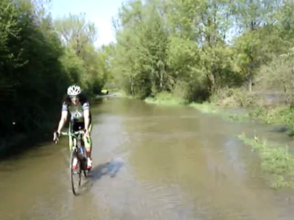 béa se jette à l'eau