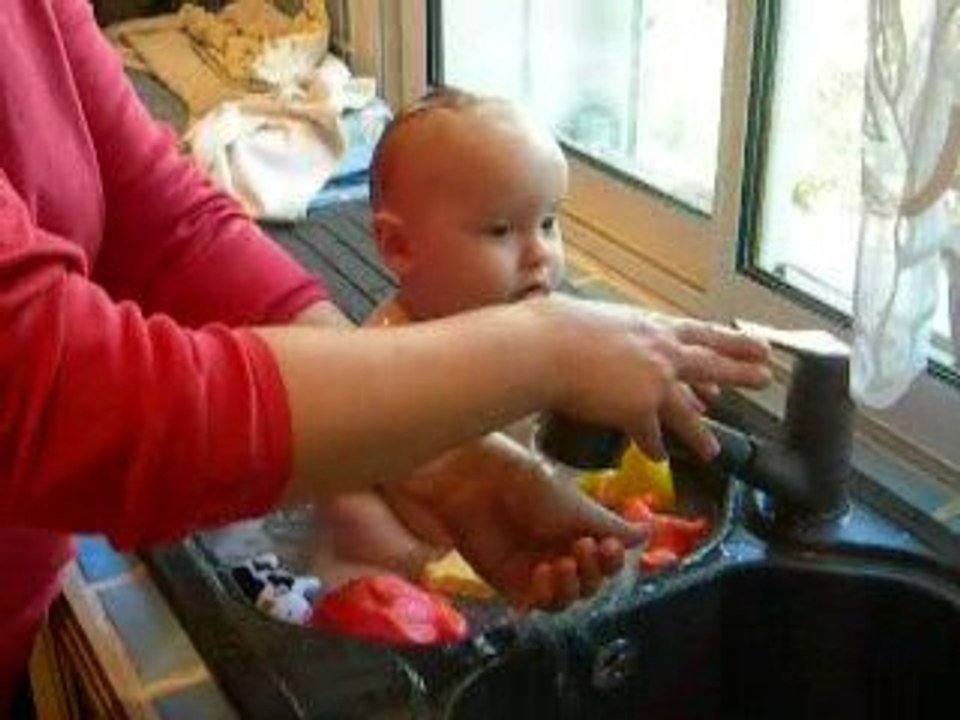 Dorian, bain chez tatie&tonton...