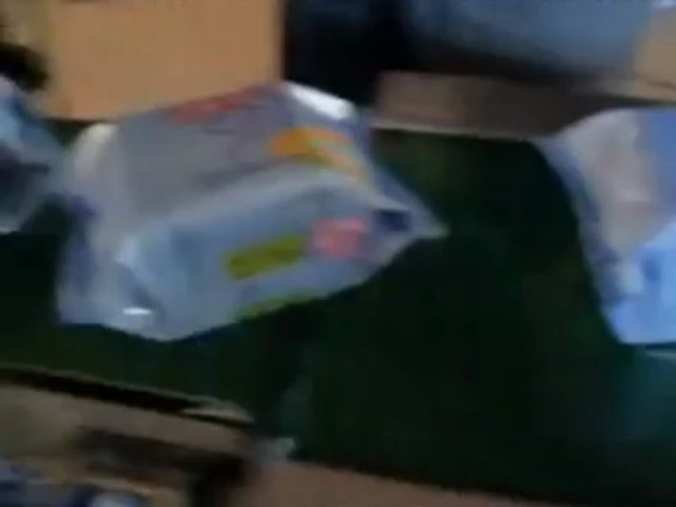 Biscuit on edge packing machine