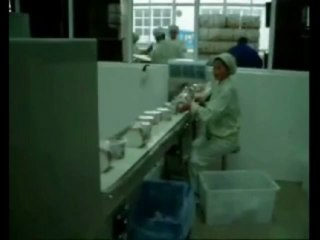 Cup noodle shrink wrapping machine