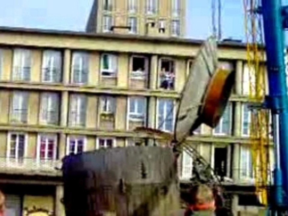 Apparition de la petite géante en bois