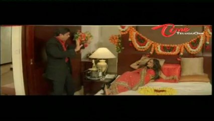 First Night Scene Between Paresh Rawal - Rekha