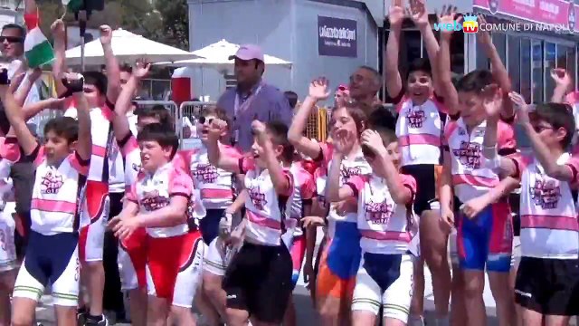 Napoli - Parte il Giro d'Italia, la passerella (04.05.13)