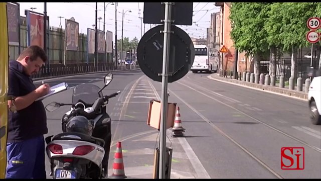 Napoli - Grave incidente tra via Colombo e via Marina (04.05.13)