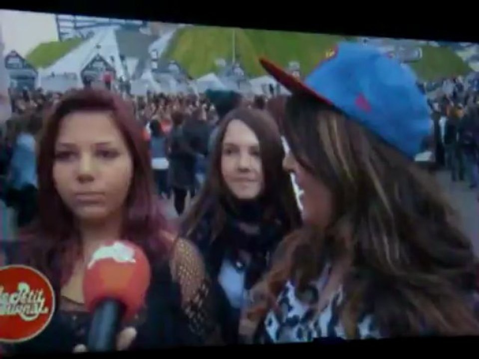 Le petit journal - quand les fans de One Direction rencontrent Cahuzac