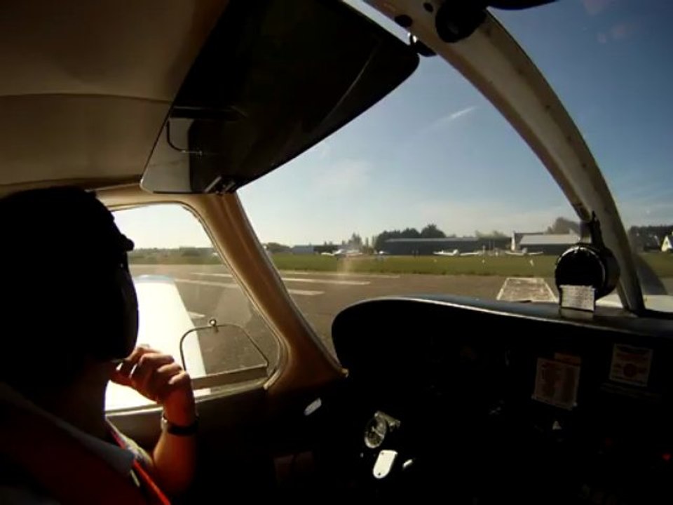 Atterrissage Quiberon LFEQ PA28