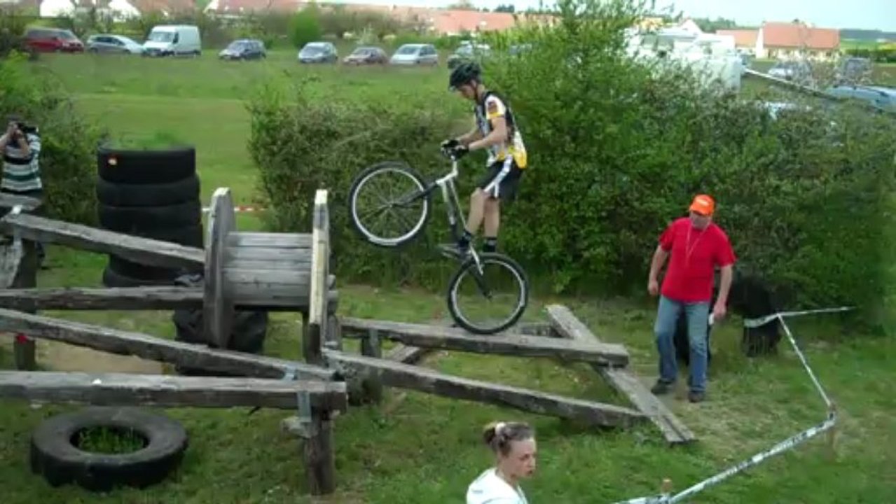 vtt trial a mezieres lez clery 0505 2013