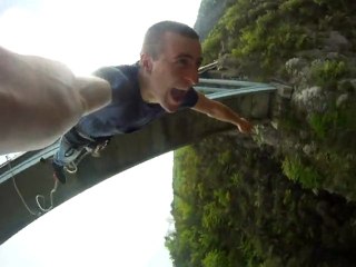 Saut à l'élastique camera embarqué