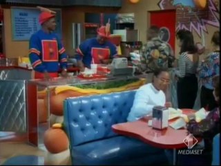 4x24 - Otto sotto un tetto - Un rivale per Laura