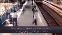 نجات قهرمانانه ی مردی از مسیر قطار مترو توسط مأمور پلیس