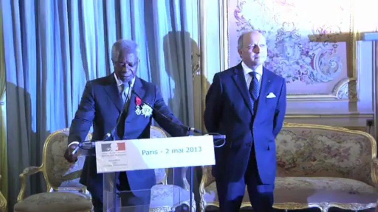 Remise des insignes de la Légion d'Honneur à Kofi Annan (02.05.13)