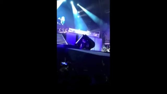 Justin Bieber : Voici la vidéo du fan s'est introduit sur scène à Dubaï