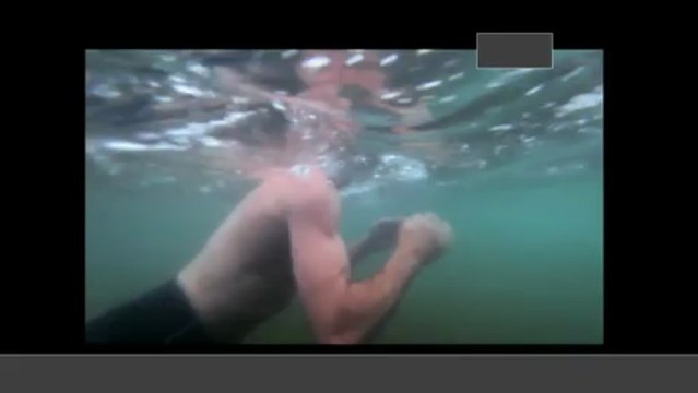 buz adam-BU ADAM ÇILDIRMIŞ OLMALI-BUZ GİBİ SUDA YÜZEN ADAM (ADAM RESMEN ÇILGIN)