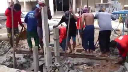 Enfoncer un pieux en Thaïlande