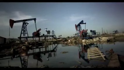 Découvrez un parkour magique et aérien dans la ville de Bakou en Azerbaïdjan