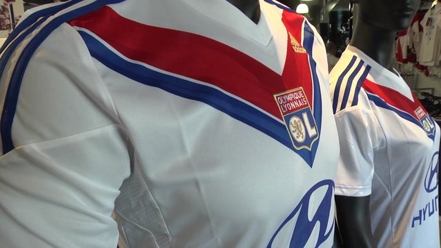 Plongée dans l'univers des nouveaux maillots de l'OL