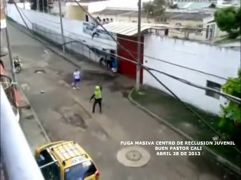 68 prisoners escape from Colombian jail / Побег из колумбийской тюрьмы