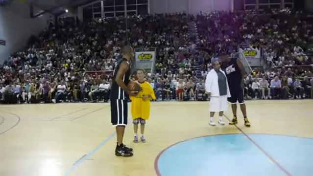 Tony Parker : panier du milieu de terrain (Boris Diaw Charity Game)
