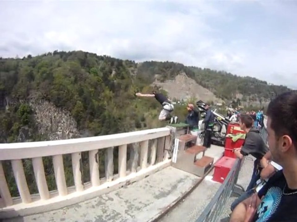 Saut à l'élastique