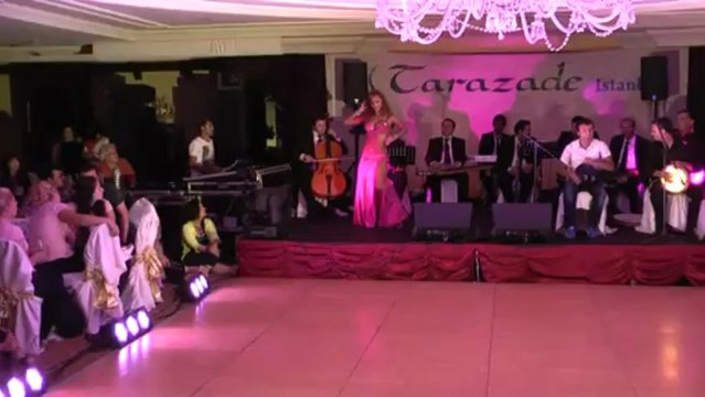 Didem Kınalı Tarazade performansı 2