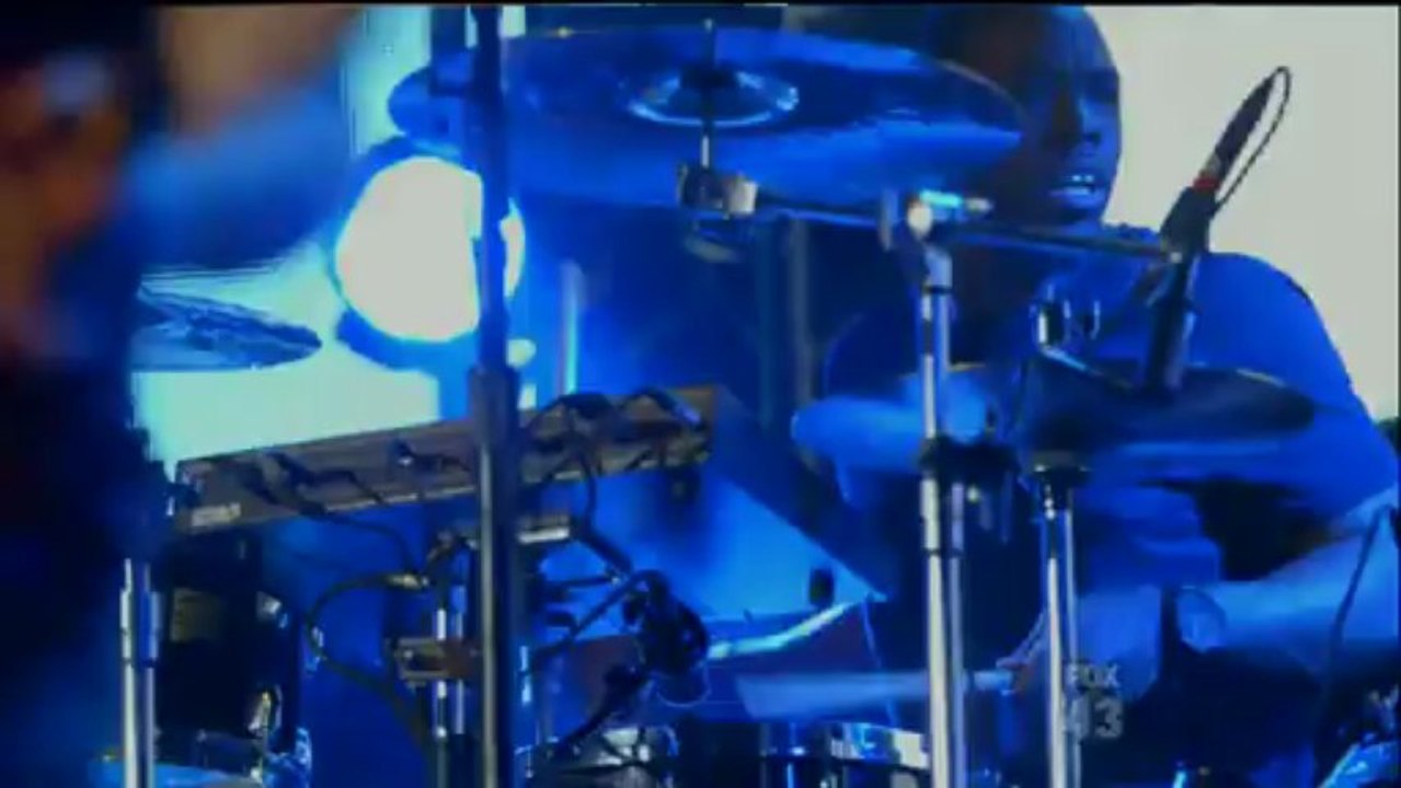 Rihanna's 777 DVD extended preview on Fox - Part 5